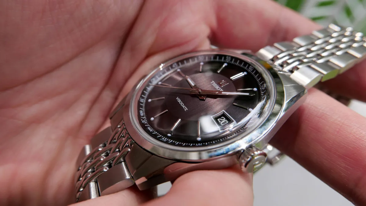 Tissot Visodate 39mm redesigned case shape