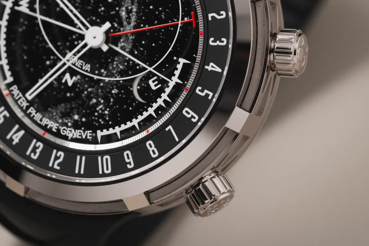 Patek Philippe 6105G-001 wrist view with integrated strap