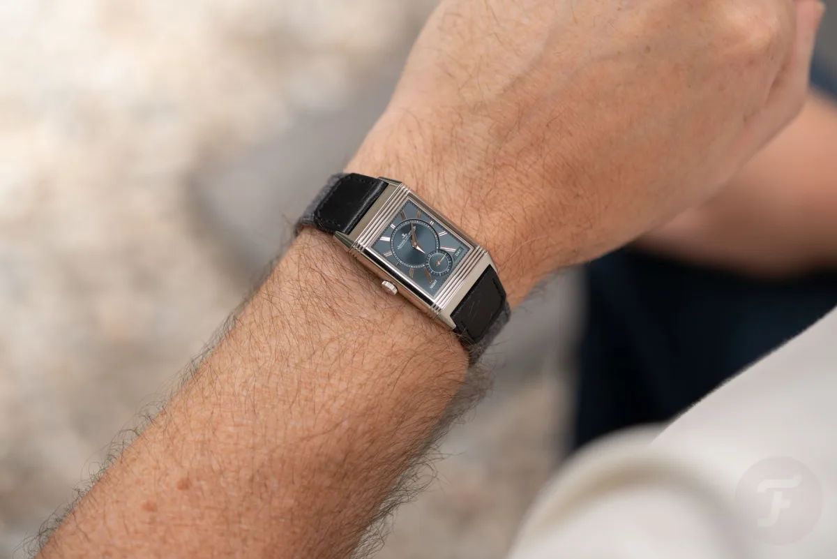 White opaline dial with dauphine hands