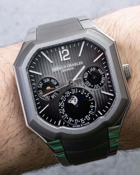 Masterlink Perpetual Calendar titanium case and bracelet