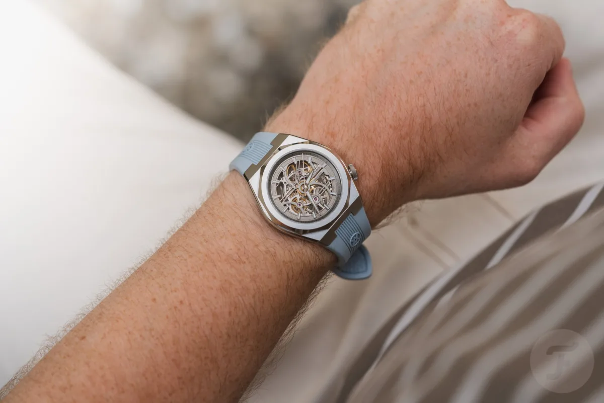 BA111OD Skeleton on rubber strap