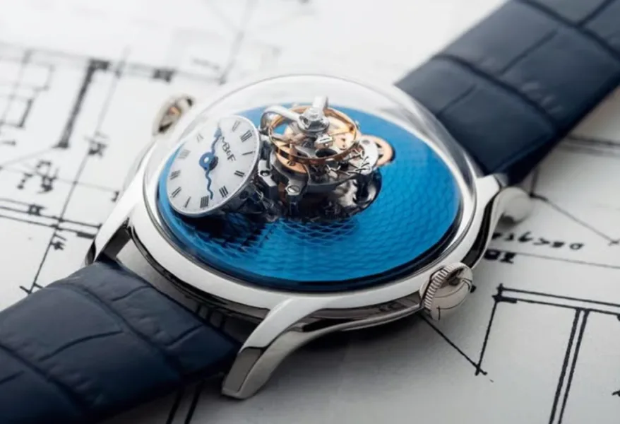 MB&F Legacy Machine FlyingT with tilted dial
