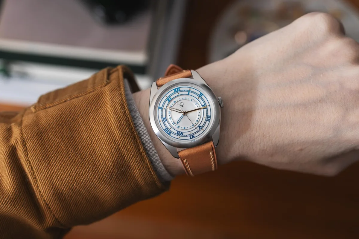 Full view of OraOrea Coriolis Pointer Date watch