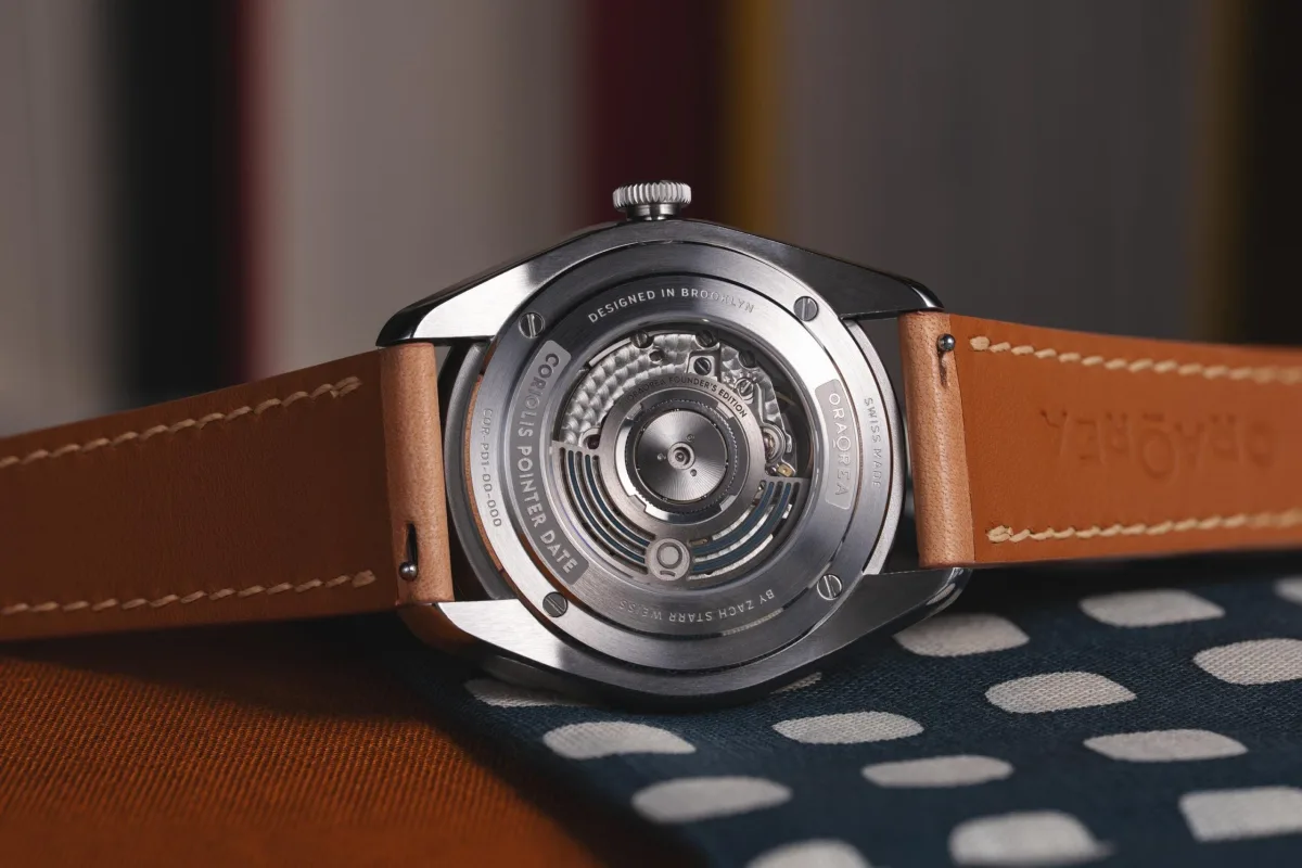 Side view of the OraOrea watch showcasing case design