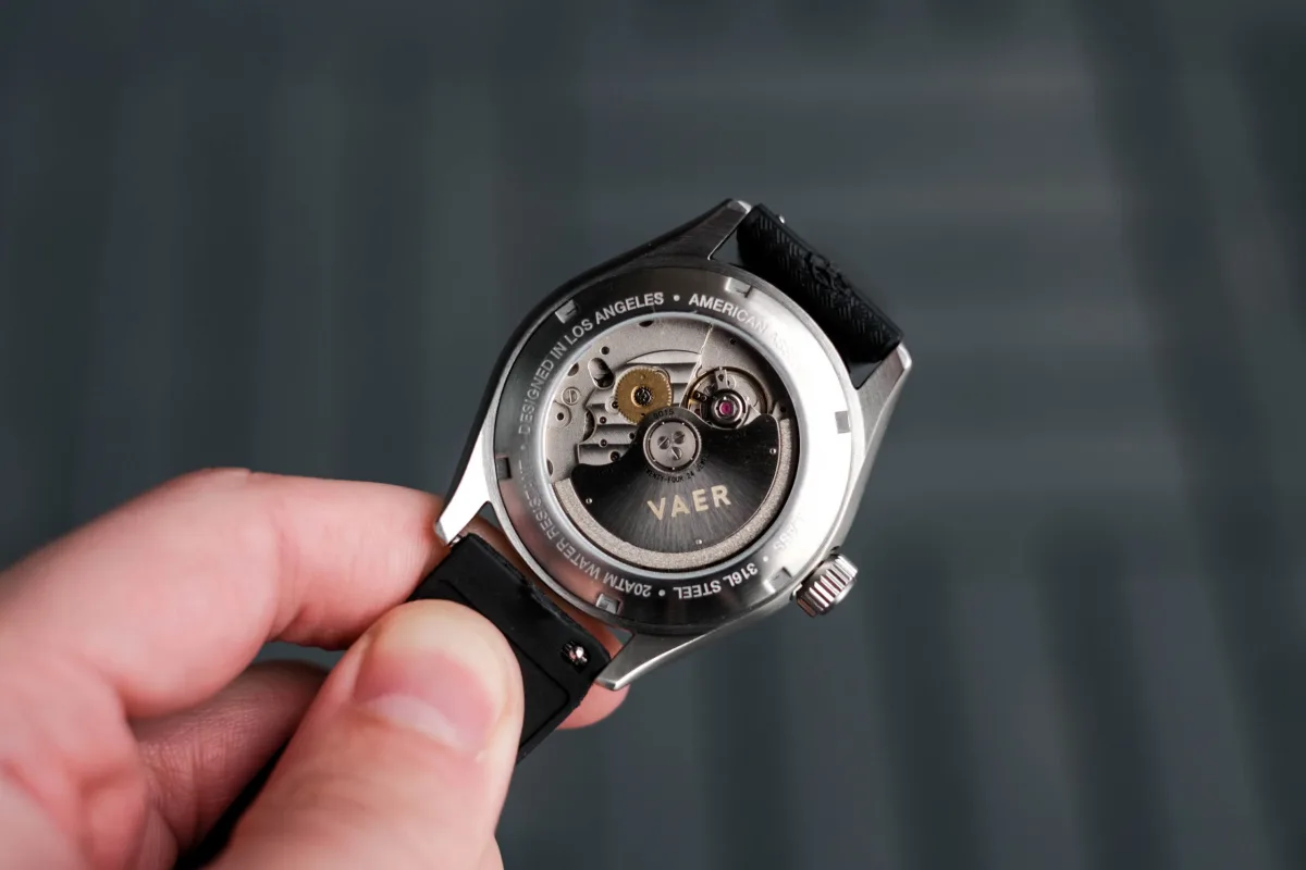 Miyota 9015 movement in Vaer D5 Tropic watch