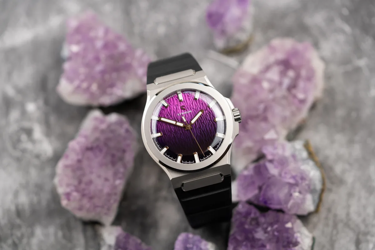 Straum Jan Mayen watch hands and markers