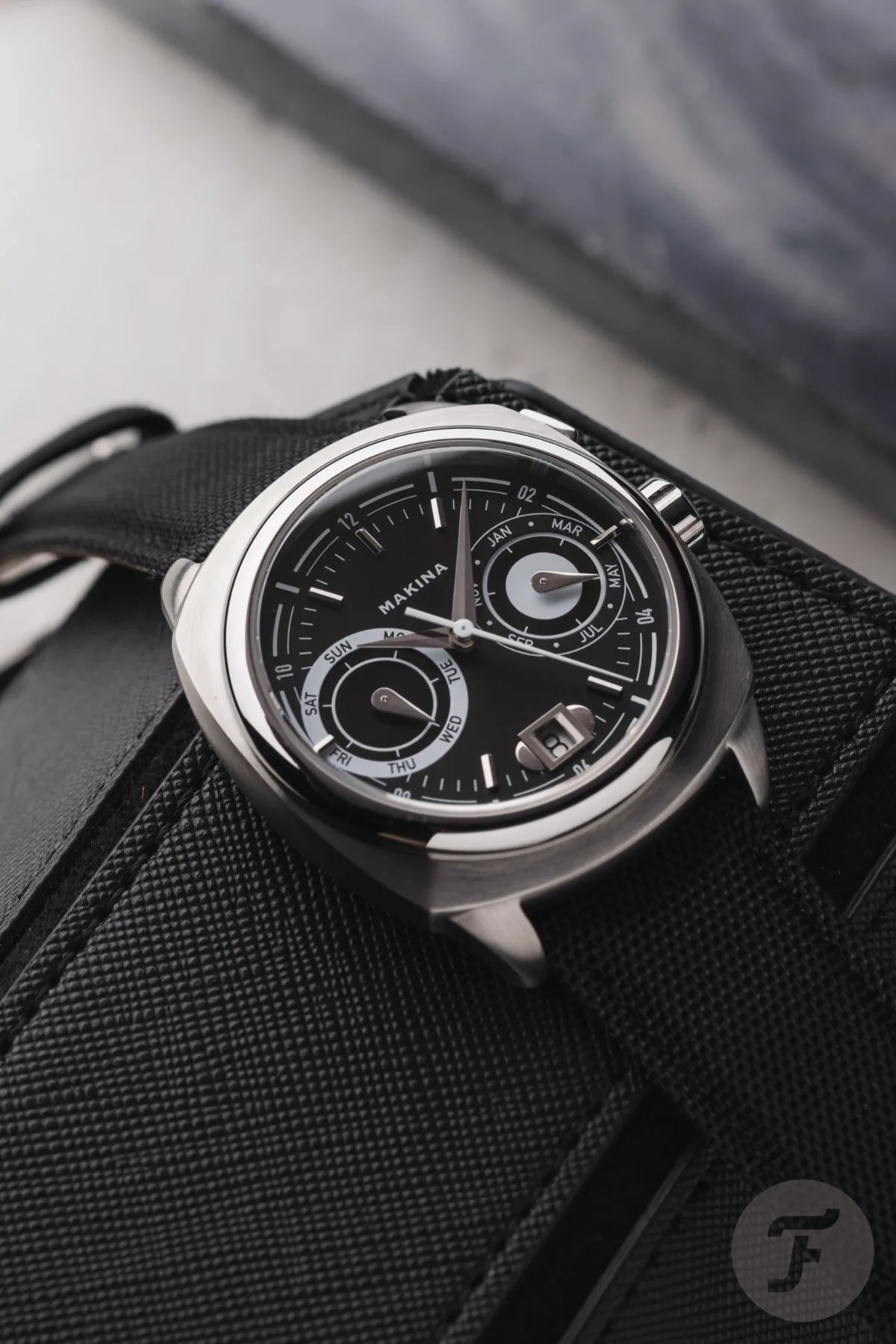 Review of Makina Uriel_VII: Classic Meets Functionality