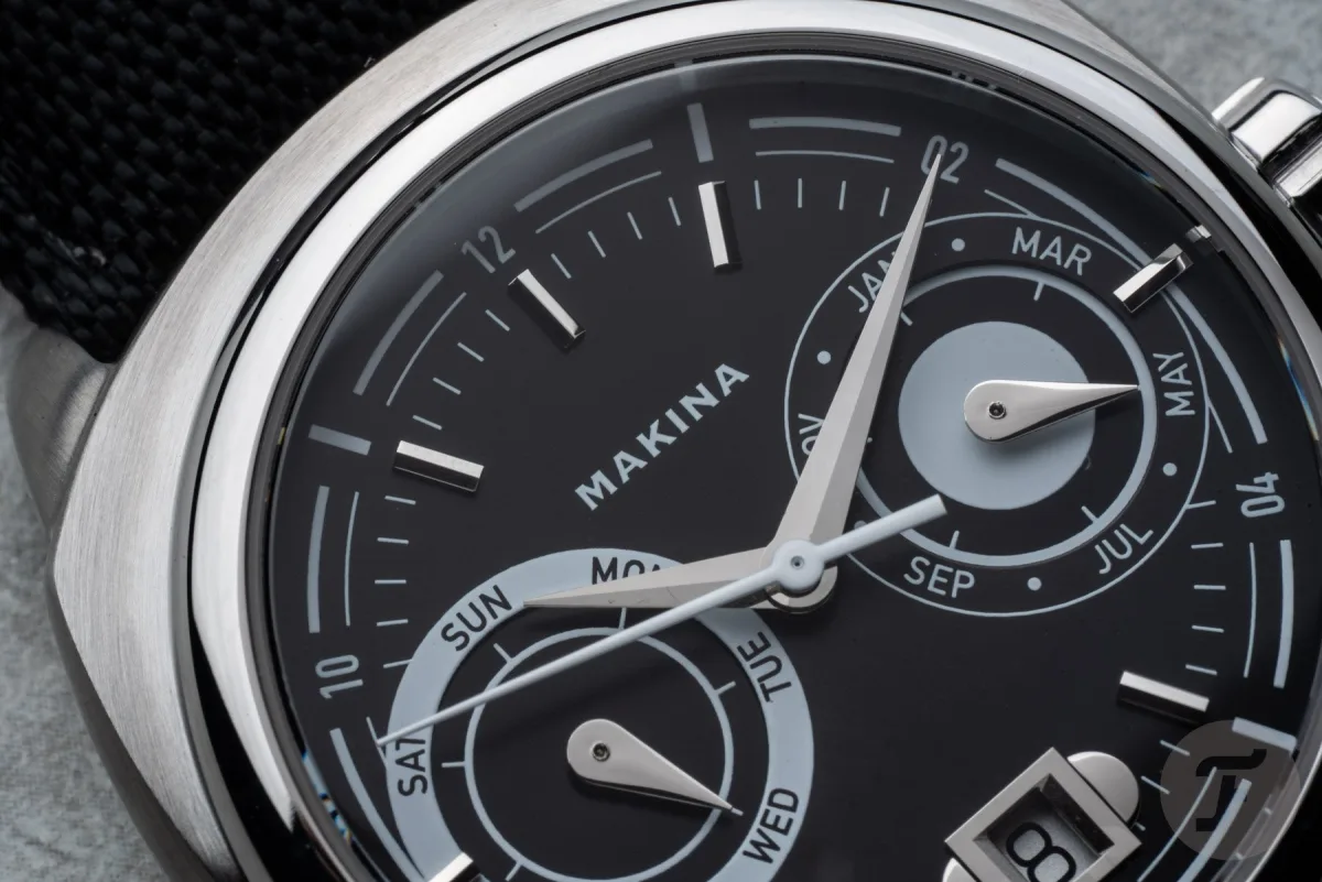 Makina Uriel_VII black dial with subdials